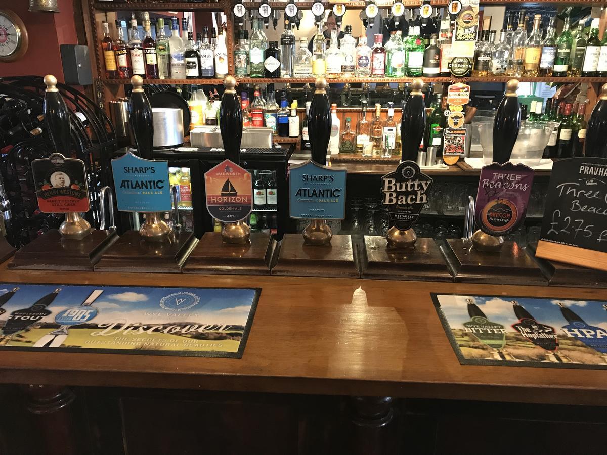 The New Court Inn Usk Luaran gambar